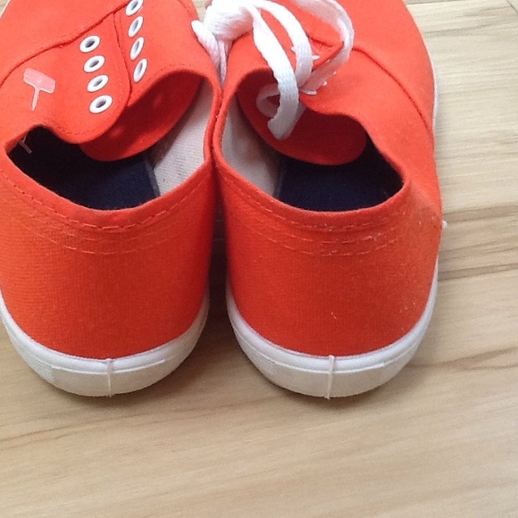 Orange Canvas Shoes NWT Sz 7 1/2 - Picture 5 of 7